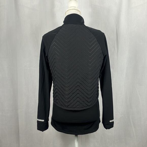 Sweaty Betty Fast Track Thermal Running Jacket in Black. - Picture 5 of 11